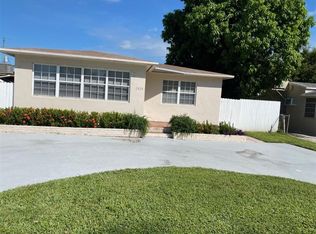 2435 McKinley St, Hollywood, FL 33020
