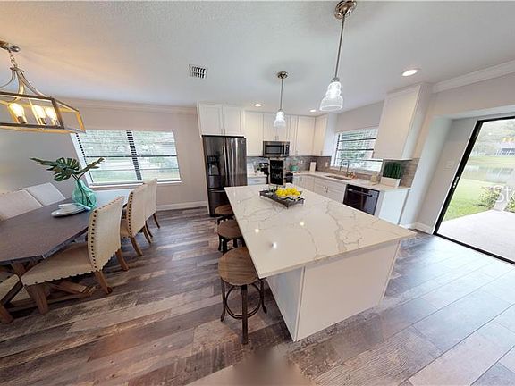 5th image of 16642 Vallely Dr