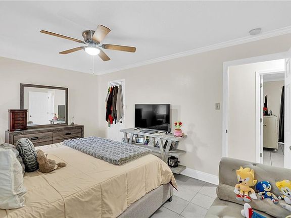 5th image of 3257.5 Tulane Dr