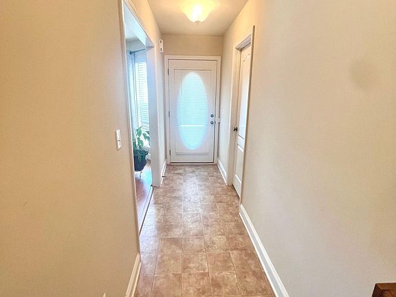 3rd image of 201 Ivy Hills Cir