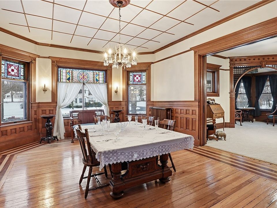 13th image of 160 Cuyler St