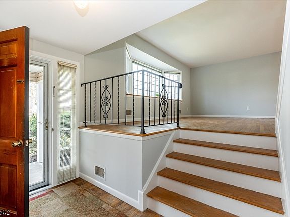 4th image of 43 Forest Rd