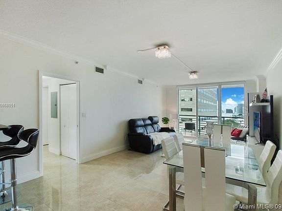 5th image of 325 Biscayne Blvd #2214