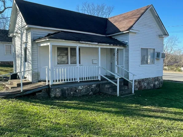 102 E Paydon Street, West Plains, MO 65775