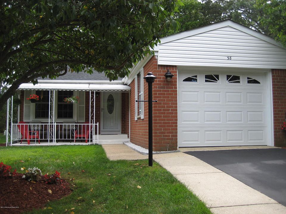 1st image of 38 Bowie Dr
