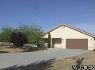808 S Salt Pl, Golden Valley, AZ 86413