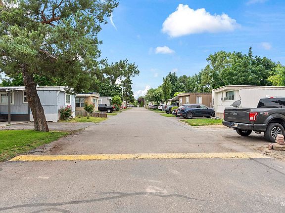 4th image of 16581 N White Pine St #102