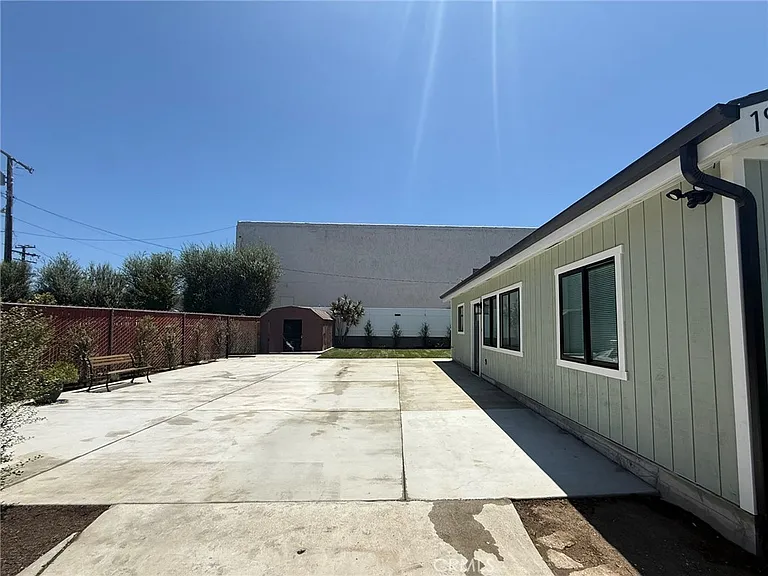 1910 257th St — Photo 20