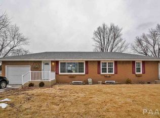 7418 Myrtle St, Manito, IL 61546