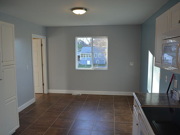 5th image of 1727 S Hennepin St