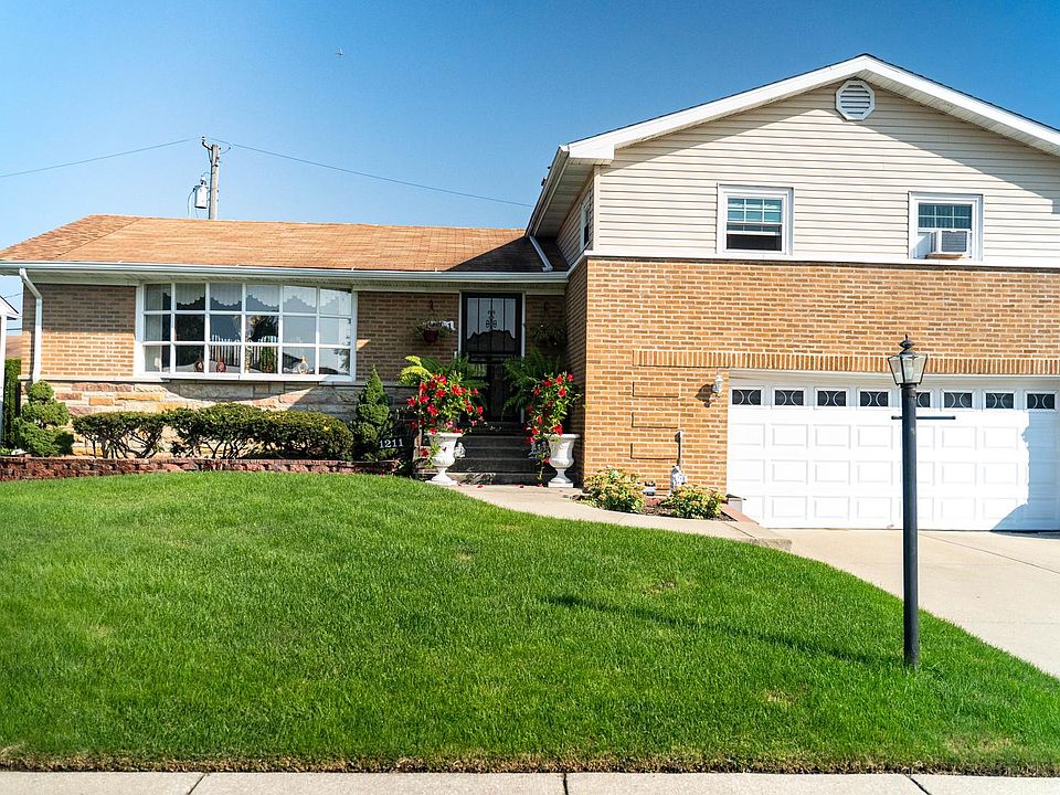 1st image of 1211 Helen Dr