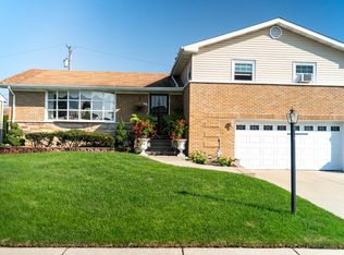 1211 Helen Dr, Melrose Park, IL 60160