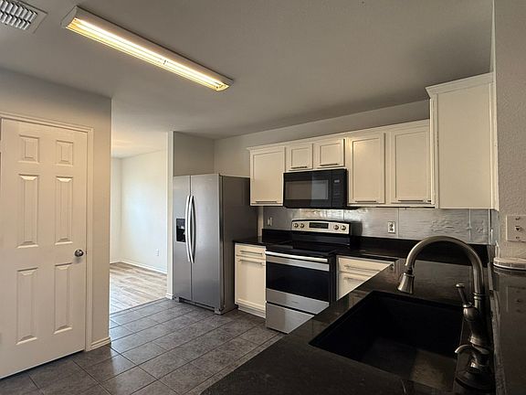 5th image of 2013 Gardenia Dr