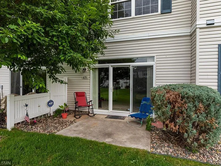 651 Providence Dr — Photo 19
