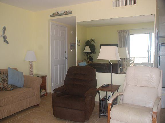 3rd image of 5008 Gulf Blvd