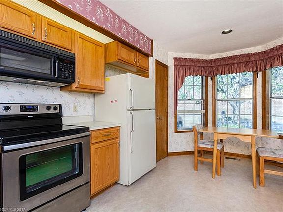 5th image of 260 Laurel Park Pl #0