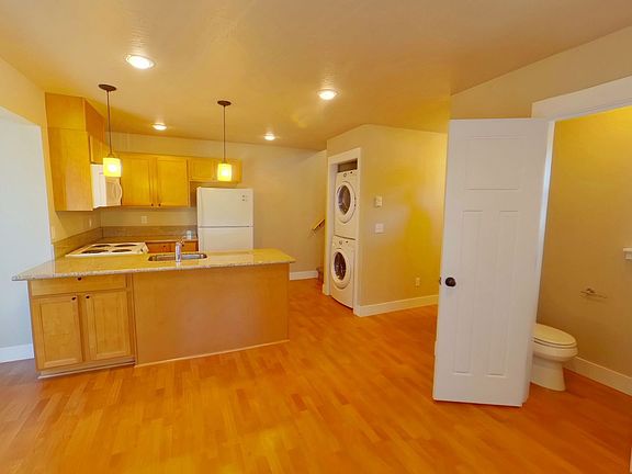 4th image of 1881 Kincaid St #1