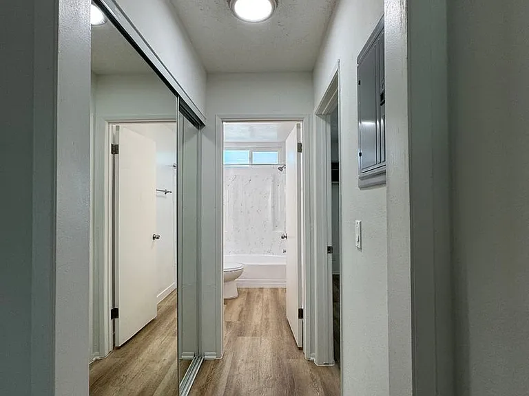20317 Saticoy St — Photo 27