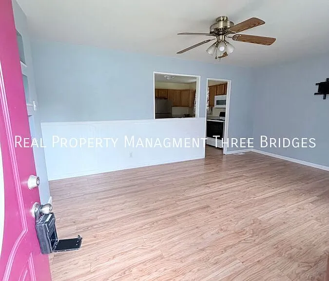 1725 Fernbrook Ln — Photo 1