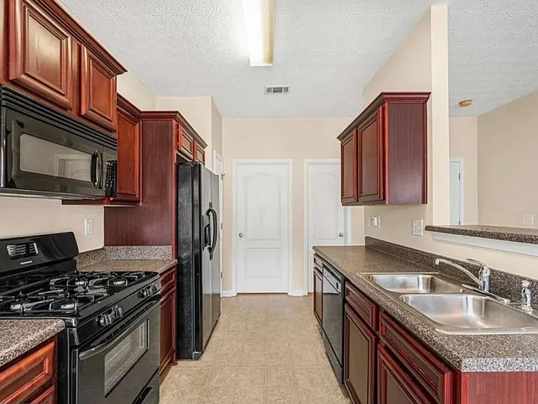 7590 Summer Berry Ln — Photo 13
