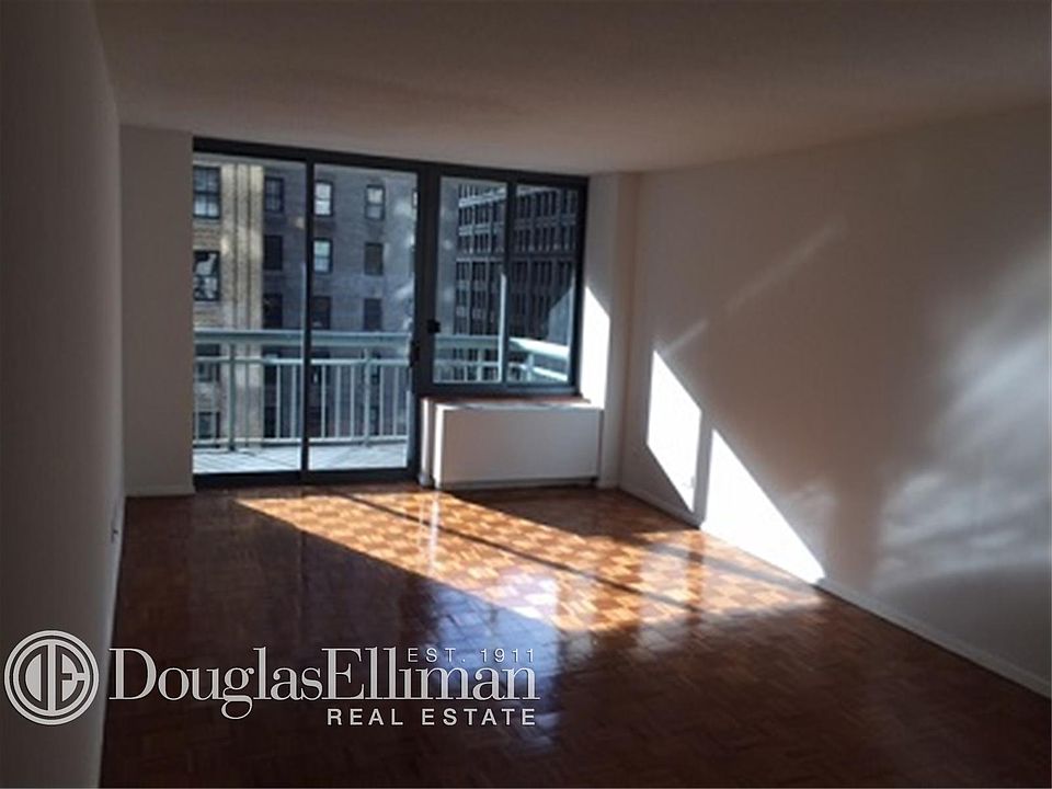 1st image of 990 6th Ave APT 17b
