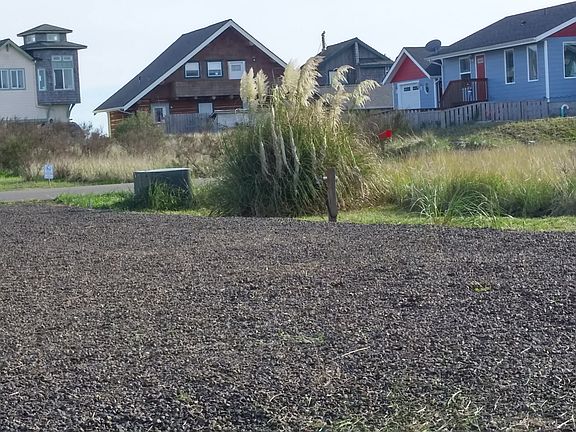 3rd image of 1437 Storm King Ave SW