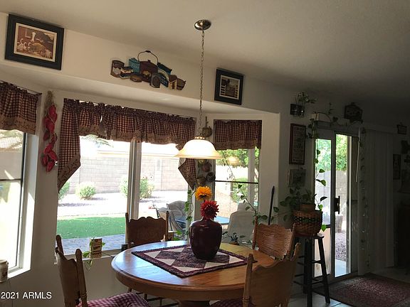 4th image of 10521 W Ross Ave