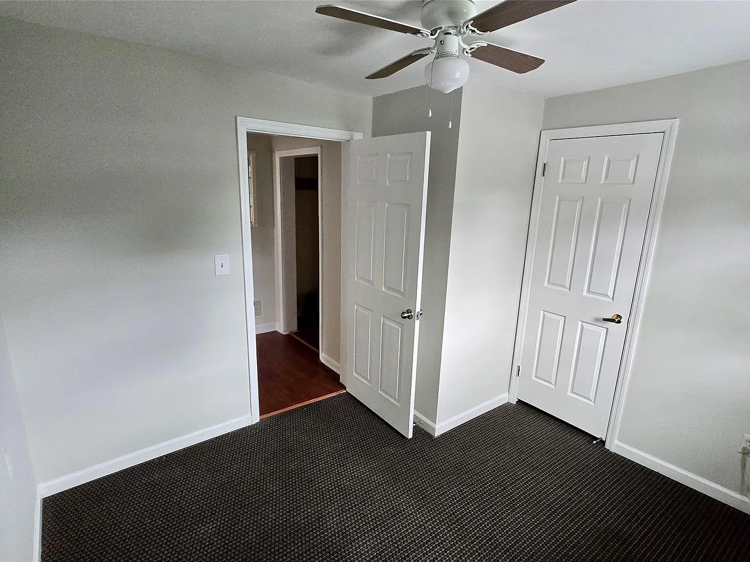 2 bed, 1.0 bath, 1000 sqft, $2,450 — Photo 4
