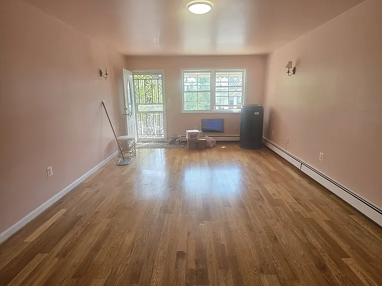 658 E 221st St #2 — Photo 11