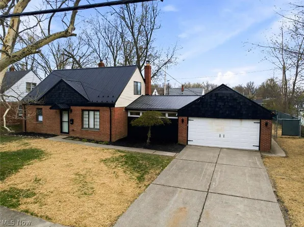 262 E 324th St, Eastlake, OH 44095