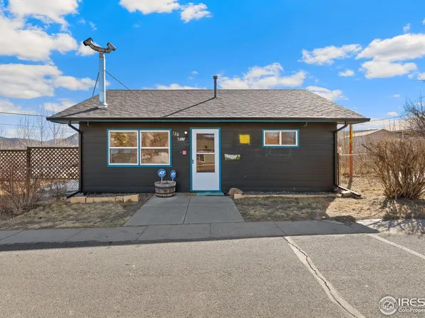 320 5th St, Estes Park, CO 80517