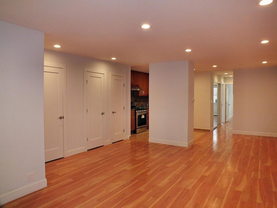 1st image of 3044 Ocean Ave #1