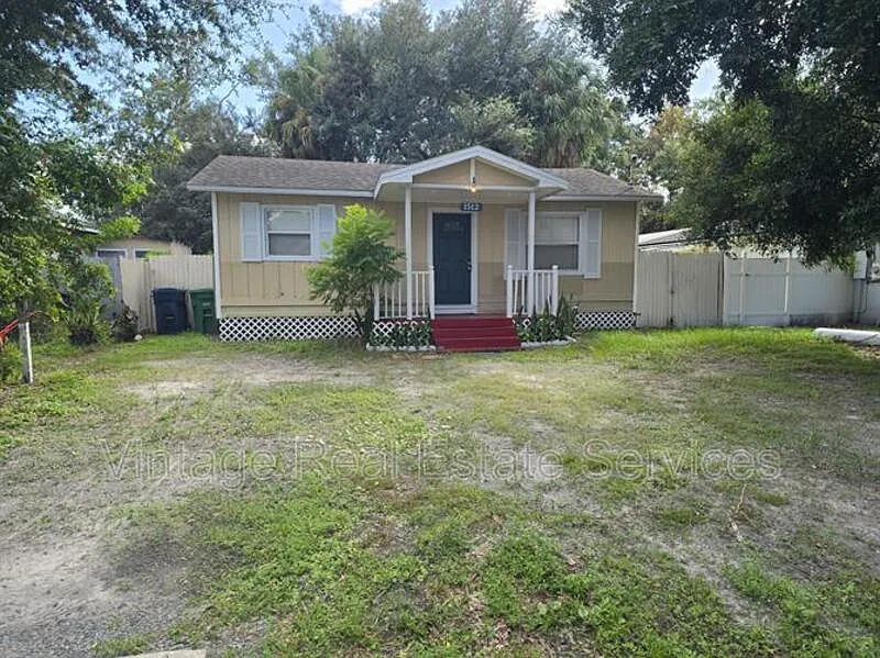 1512 W Comanche Ave