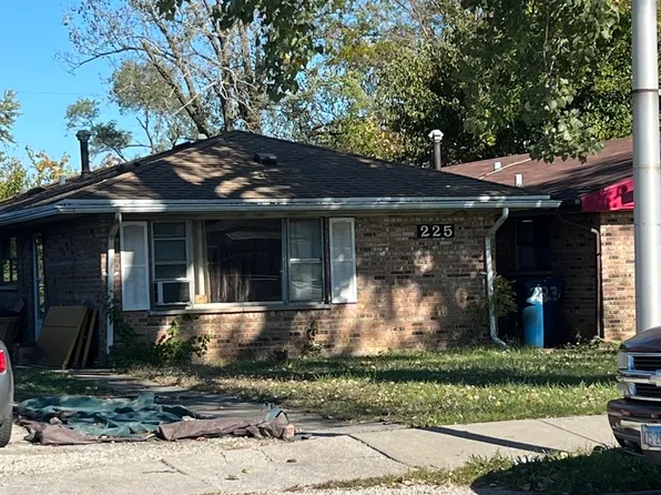 225 W 155th St, Harvey, IL 60426