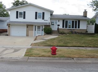 15243 Boca Rio Dr, Oak Forest, IL 60452