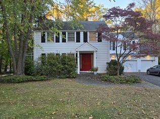 14 Viola Rd, Suffern, NY 10901