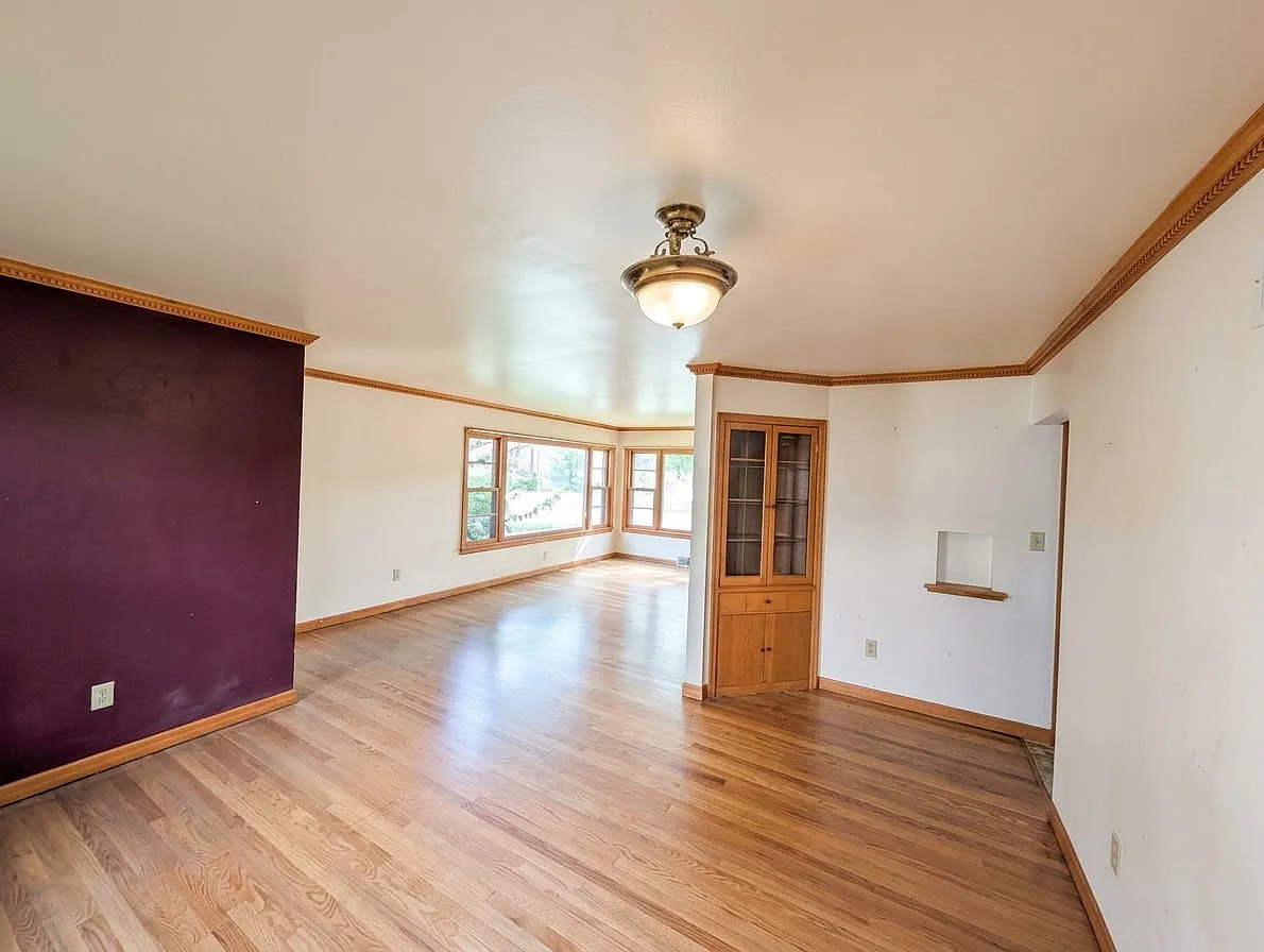 2759 S Howell Ave — Photo 3