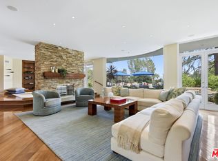 4101 Clear Valley Dr, Encino, CA 91436