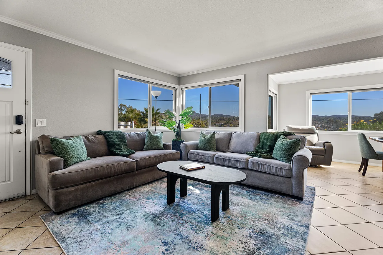 401 Lado De Loma Dr — Photo 3