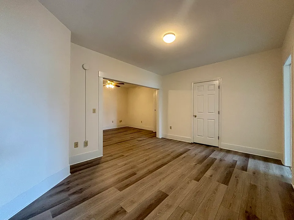 225 Lake St #2C