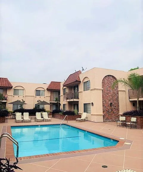 Pool & Courtyard