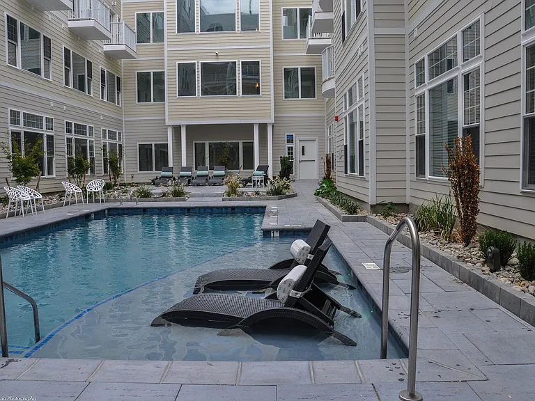 Aqua on 25th — Photo 36