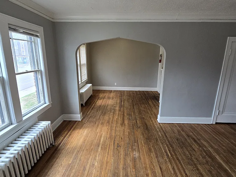 1900 Thomas Ave N #304 — Photo 3