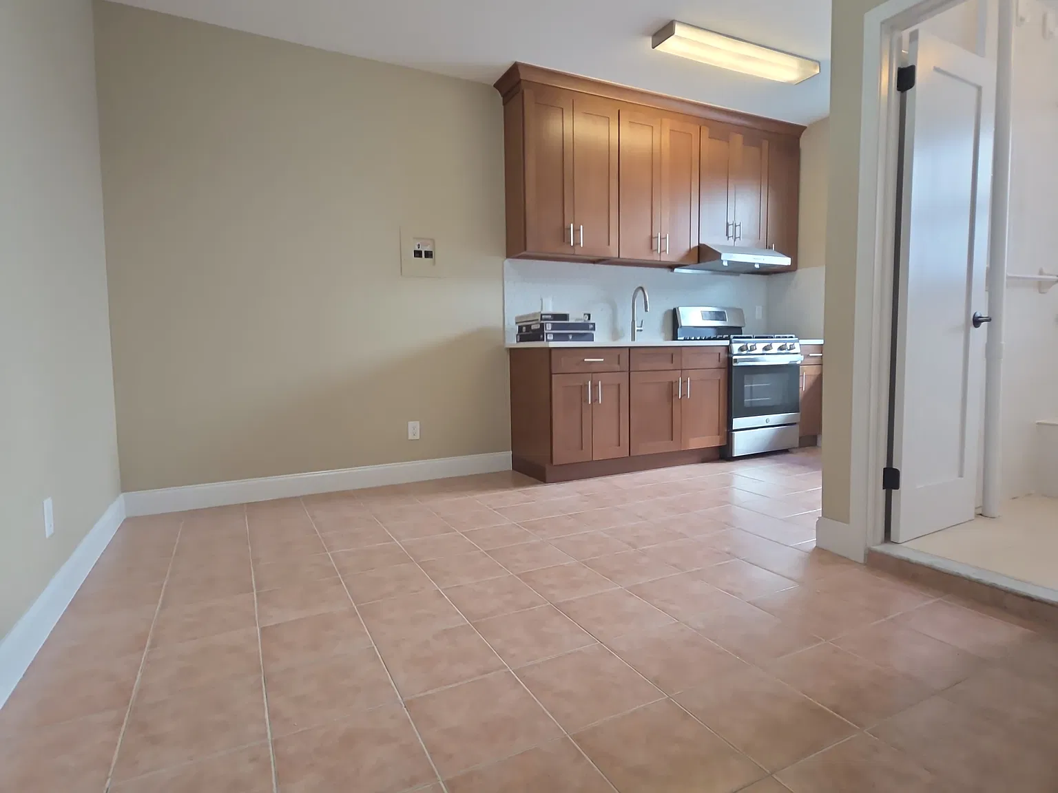 2 bed, 900 sqft, $2,750 — Photo 4