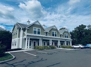 7 Garage Rd APT 1, Southbury, CT 06488
