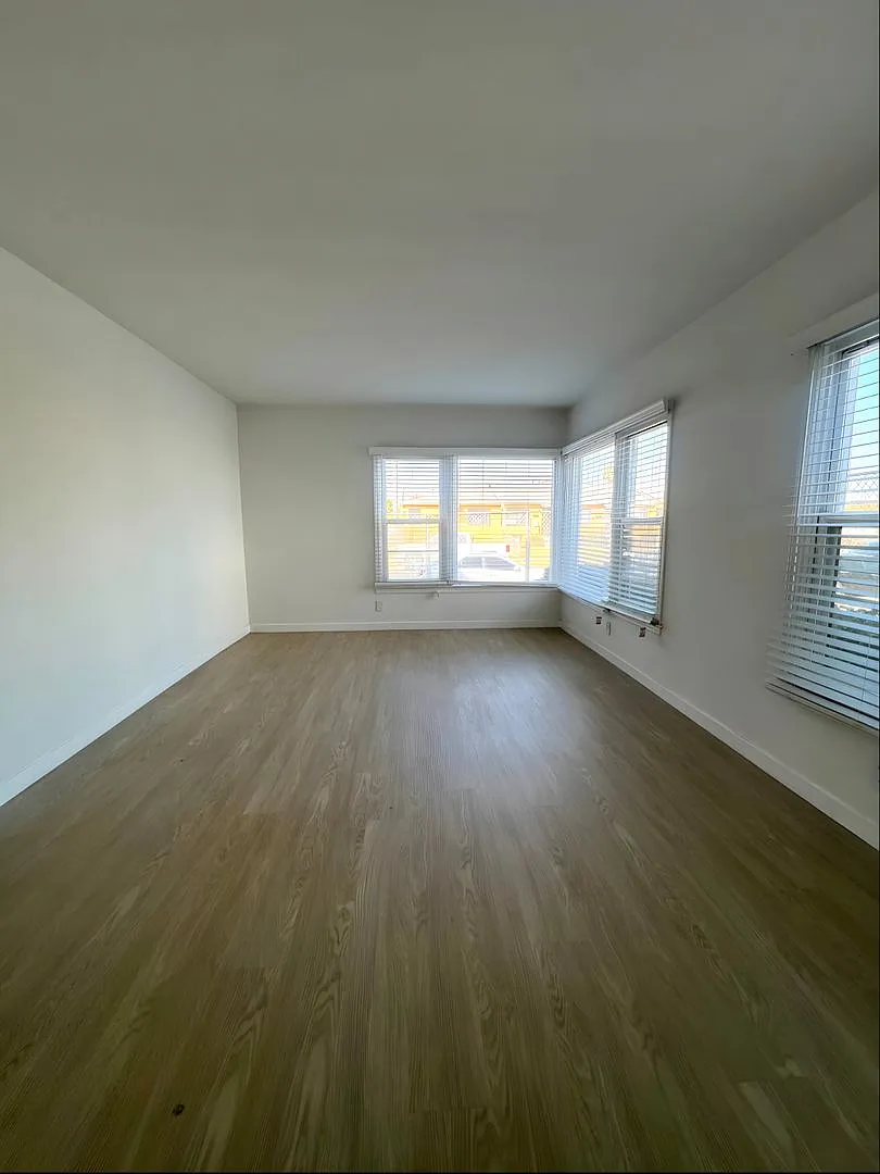 5760 Morley Street — Photo 3