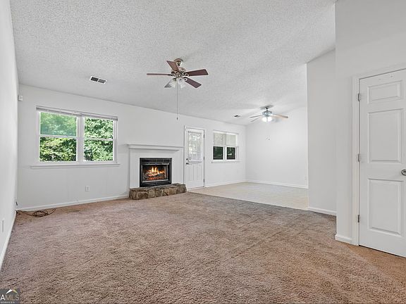 4th image of 125 Pinewood Dr