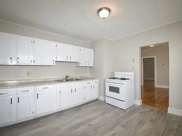 66 Grenada Ter #3, Springfield, MA 01108