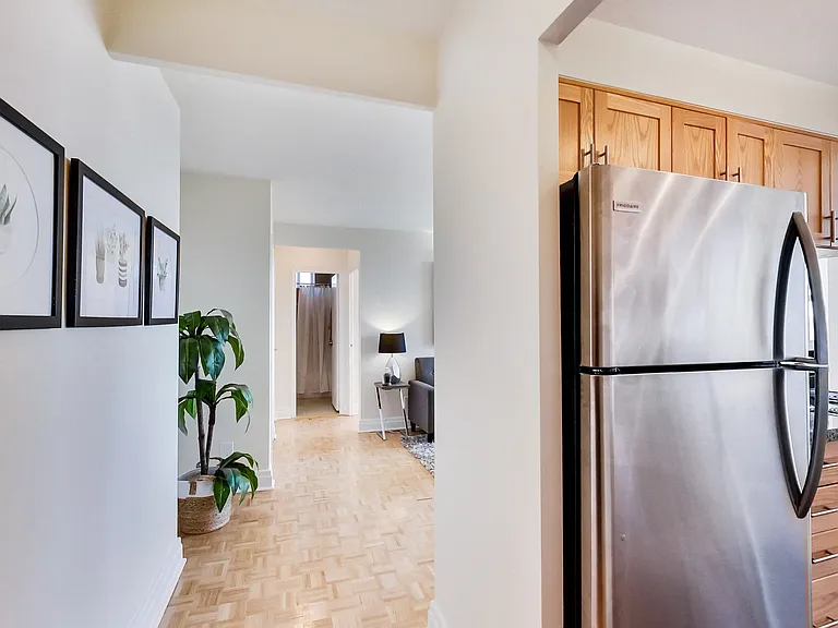 101 Cosburn Ave #104 — Photo 61