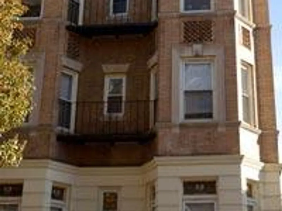 38 Hemenway St #51